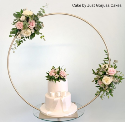 Cake_flowers_and_hoop
